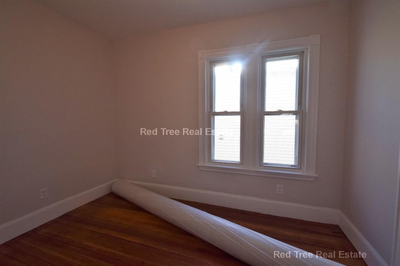 755 Saratoga St #2 - Photo 6 of 20
