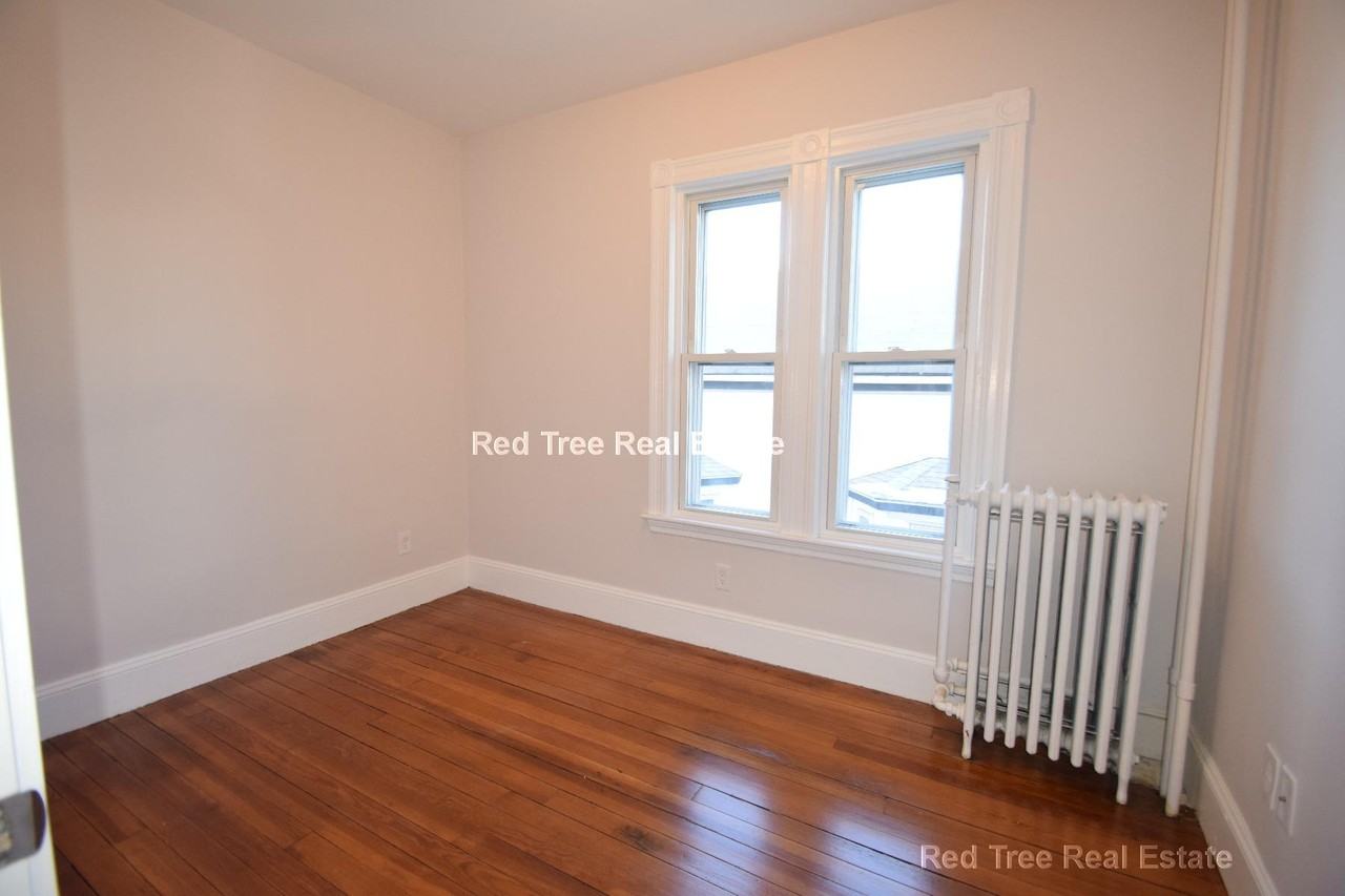 755 Saratoga St #2 - Photo 7 of 20