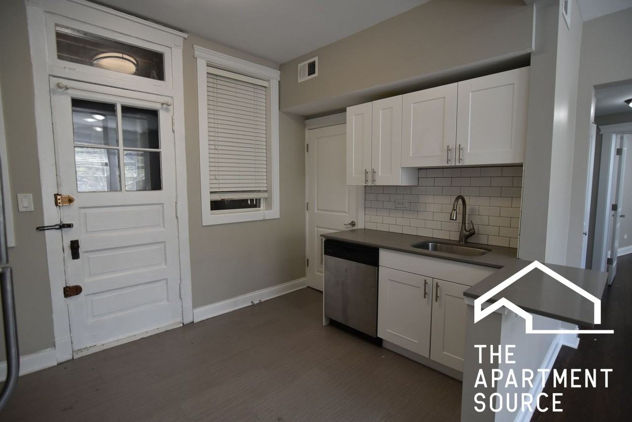 3802 N Pine Grove Ave #2 - Photo 3 of 19