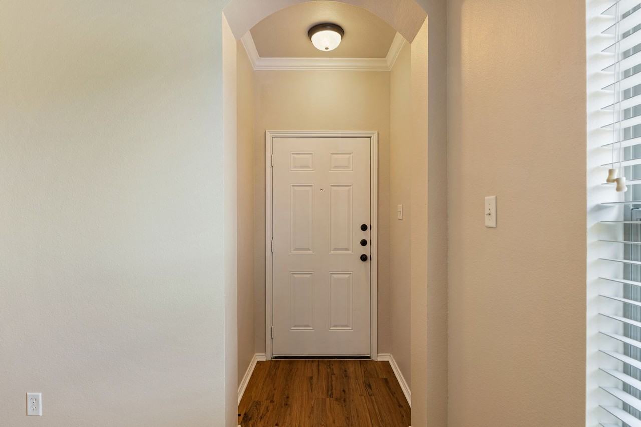 332 Schirra Ct - Photo 5 of 30