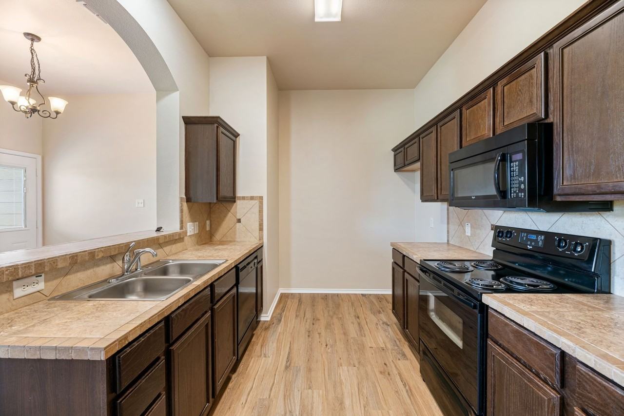 332 Schirra Ct - Photo 6 of 30