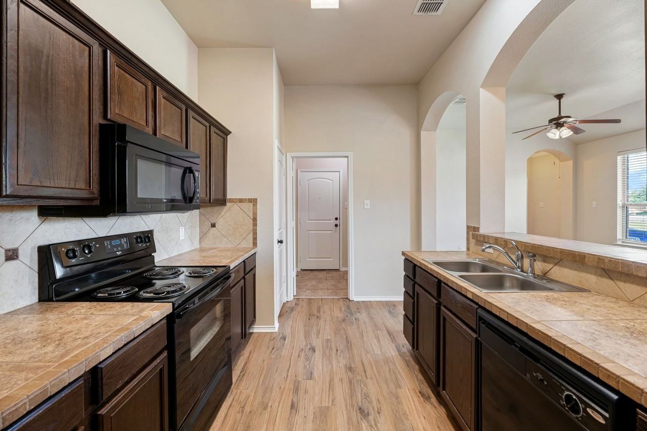 332 Schirra Ct - Photo 7 of 30