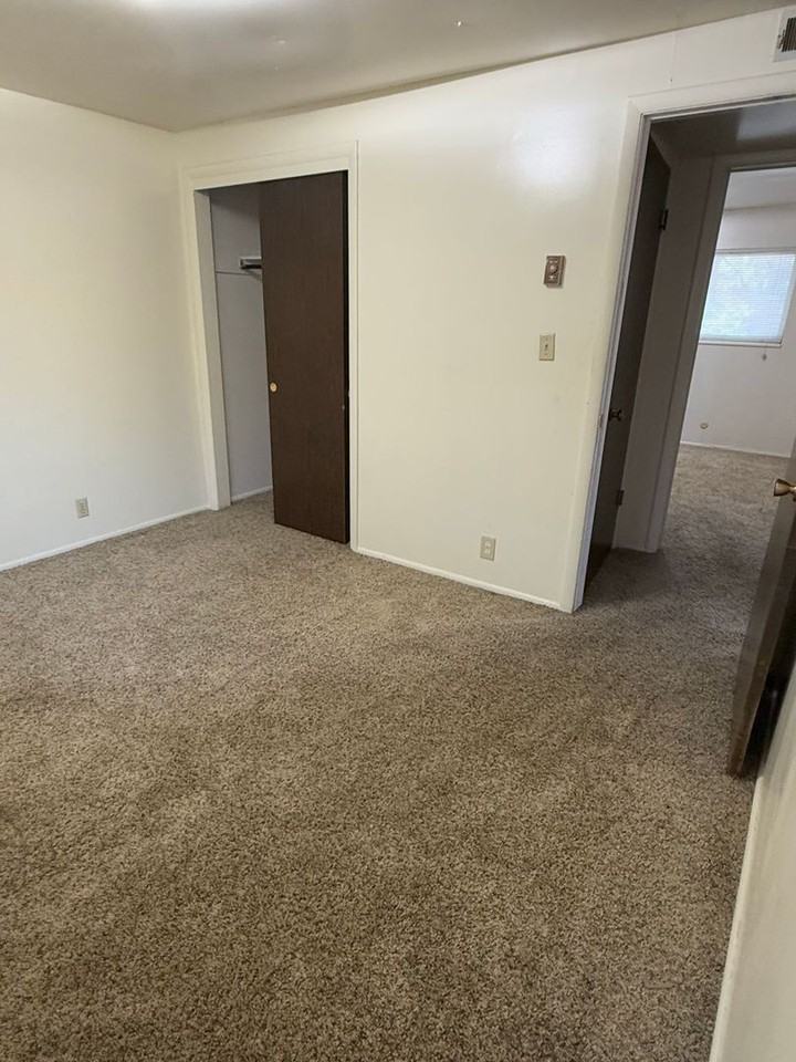 45 E 100 N - Photo 7 of 10