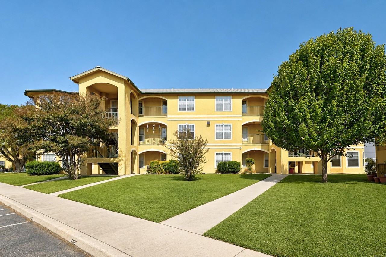 Northwood Luxury Apartments - Photo 4 of 10