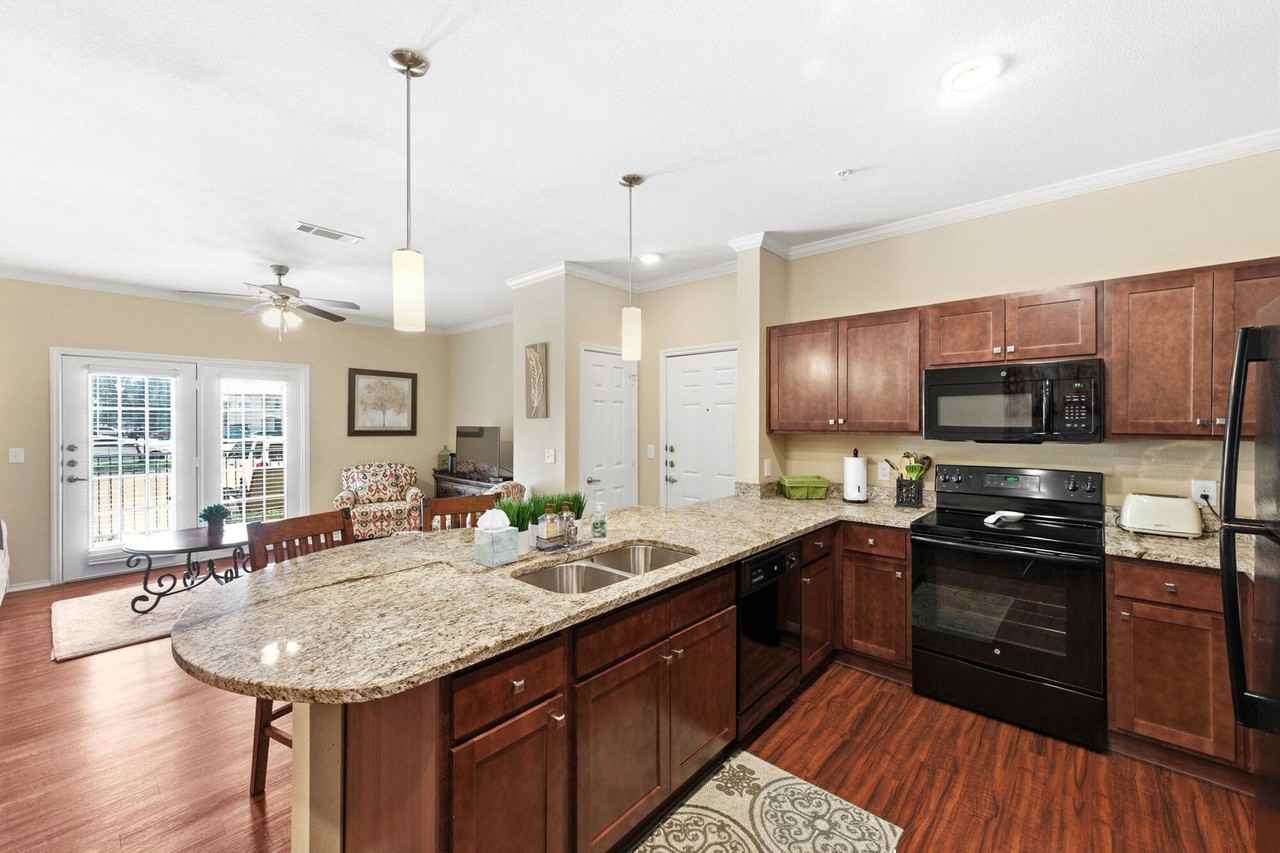 Northwood Luxury Apartments - Photo 6 of 10