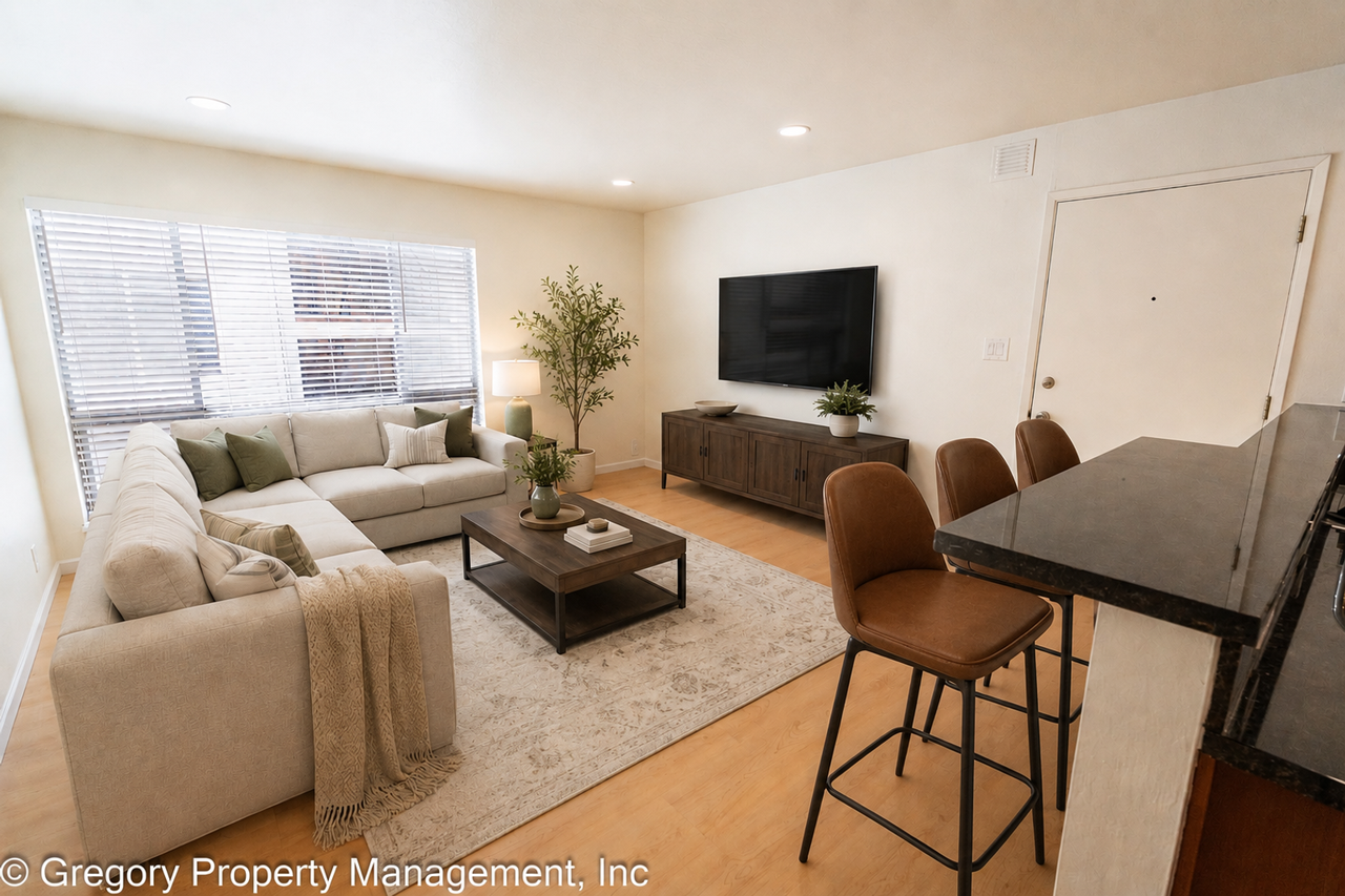 1525 Schiller St - Photo 6 of 25
