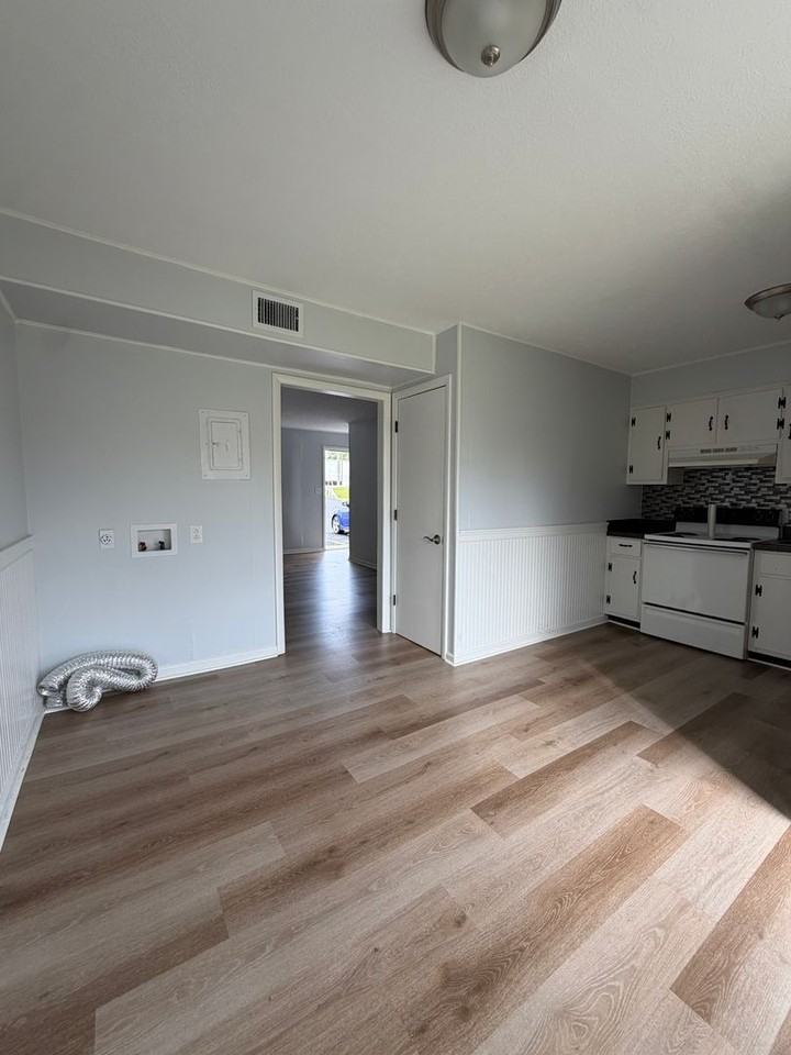 Virginia Hills Apartments - Photo 6 of 15