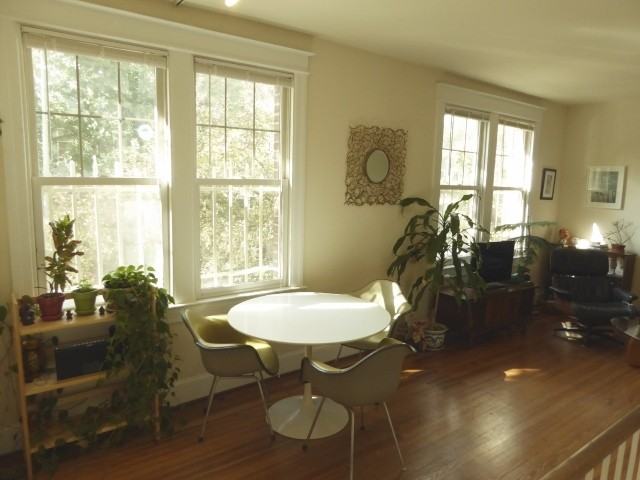 1685 Crescent Place NW - Photo 2 of 15