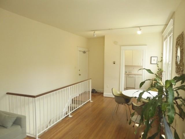 1685 Crescent Place NW - Photo 4 of 15