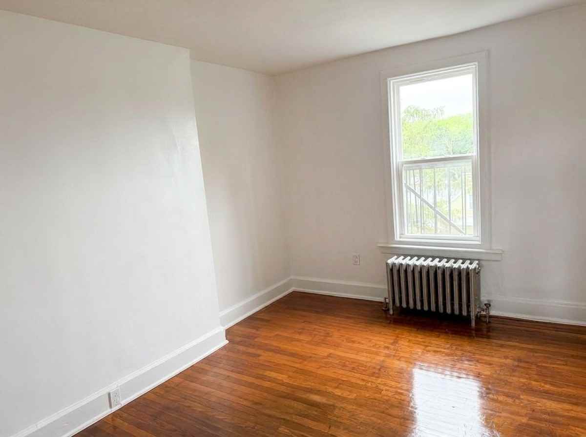8 Eastman Terrace - Photo 2 of 5
