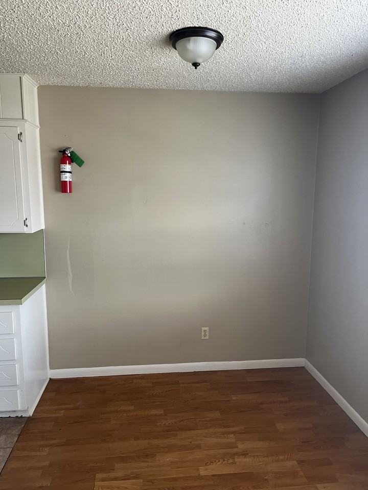 2205 Jennifer - Photo 6 of 11