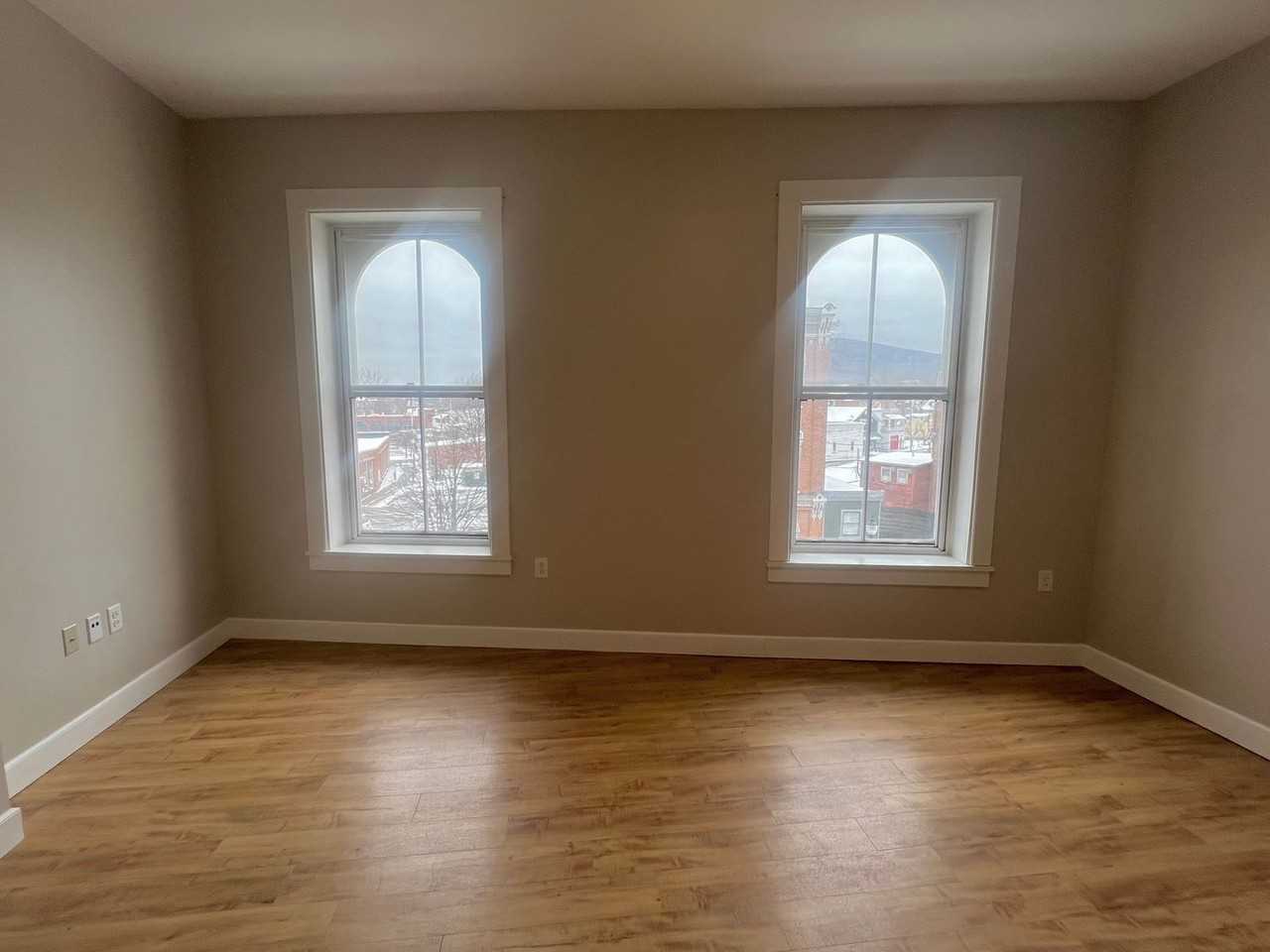 341 Main St - Photo 4 of 18