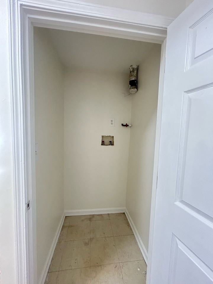 9118-9124 South Dauphin Avenue - Photo 3 of 21
