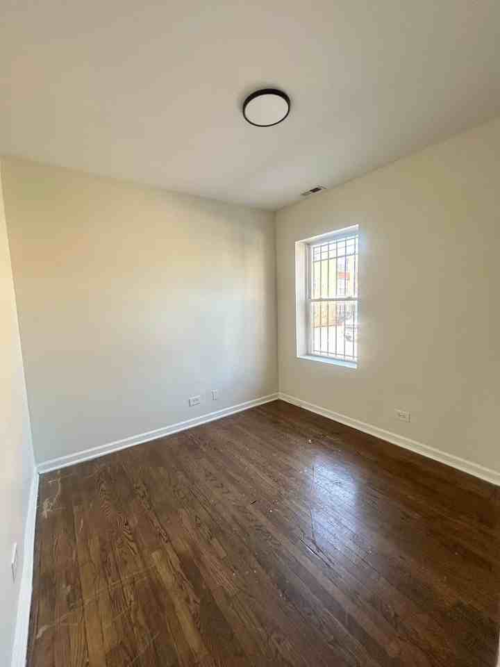 9118-9124 South Dauphin Avenue - Photo 4 of 21