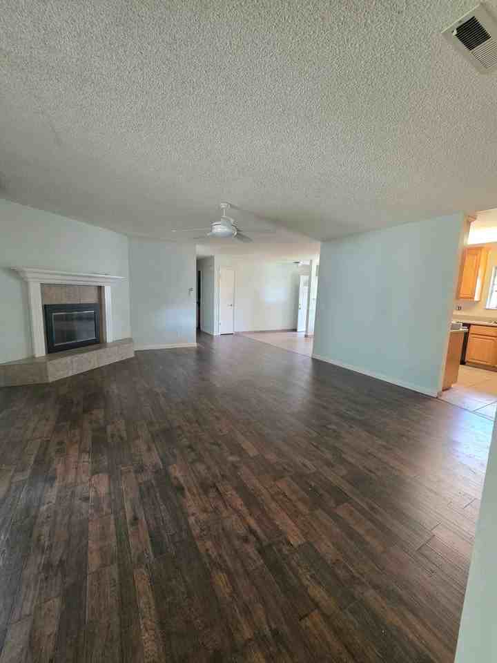 1424 Calexico Dr - Photo 4 of 18