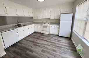 featured image of 1216 N Main St