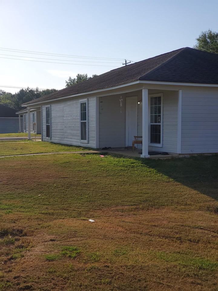 COMPLEX ~ WEST TENTH STREET VERONA MS - Photo 2 of 7