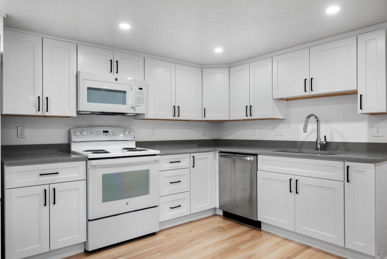 164 N 1000 E - UP - Photo 5 of 50