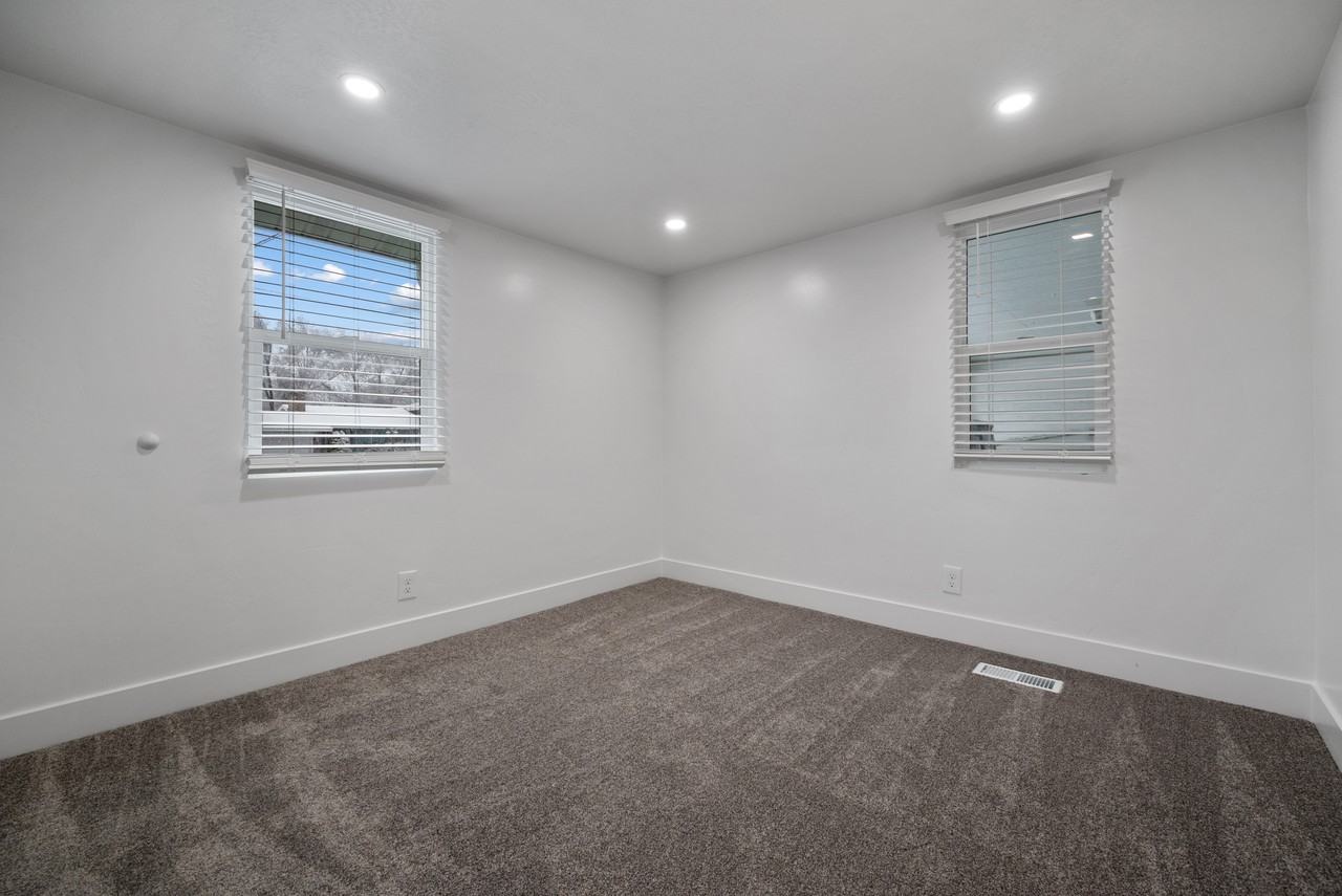 164 N 1000 E - UP - Photo 6 of 50