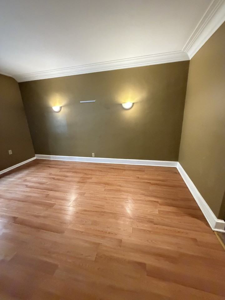 212 N 6th St - Photo 4 of 7