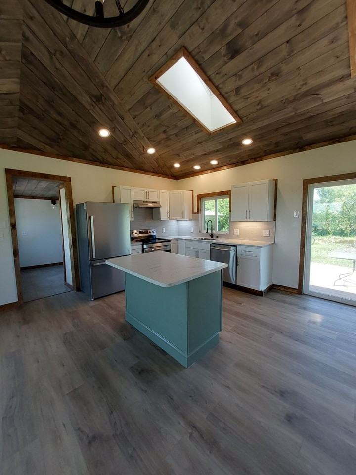 240 Ovid St - Photo 6 of 18