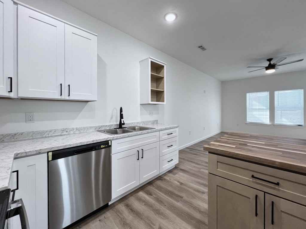 345 South Johnson Street - Photo 5 of 19