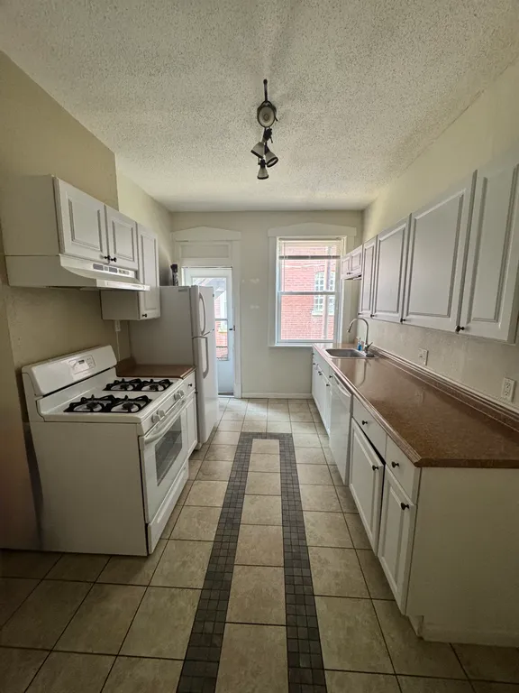 3890 Juniata Street - Photo 2 of 34