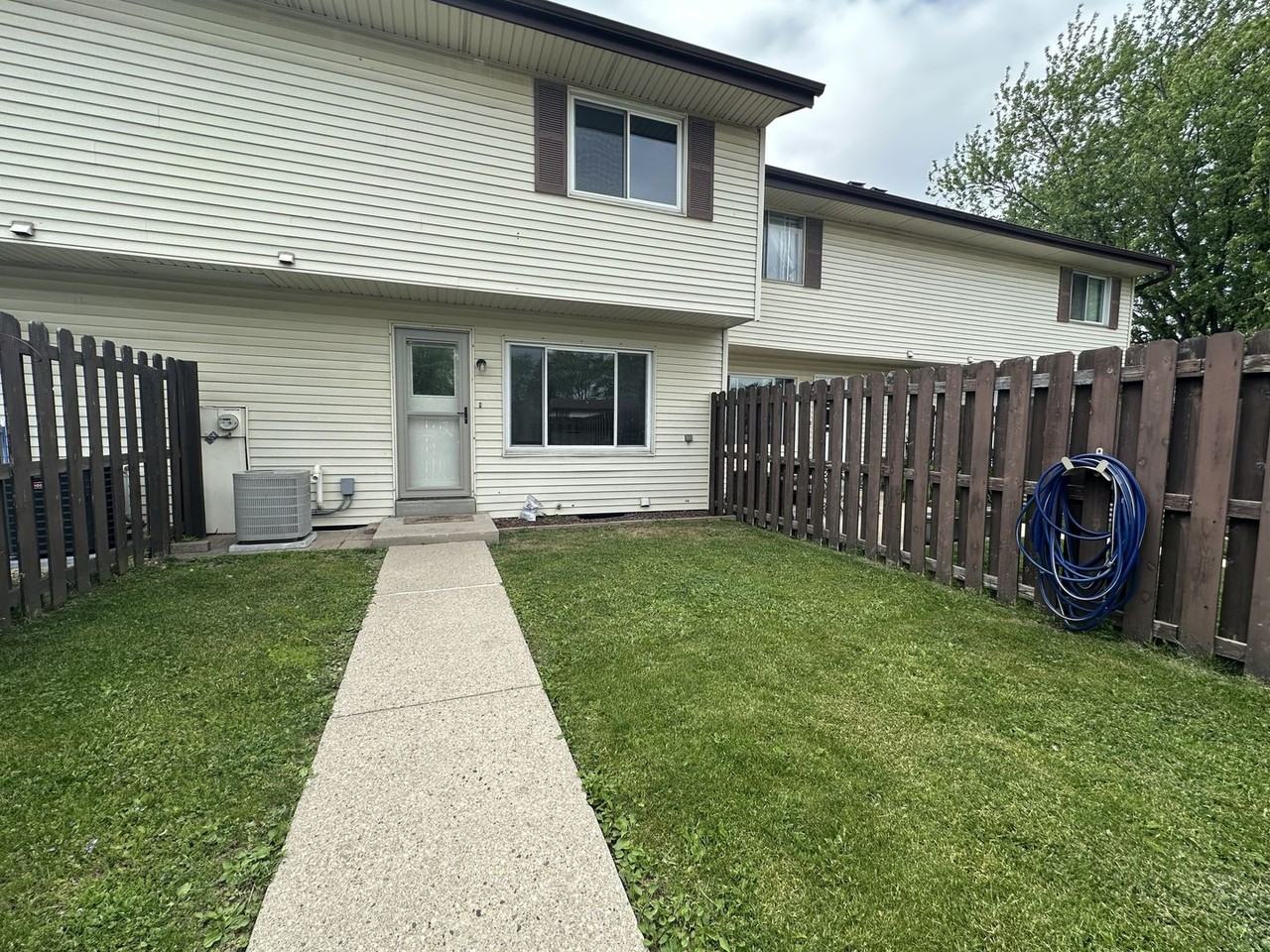 W164N11511 Squire Ct - Photo 4 of 11