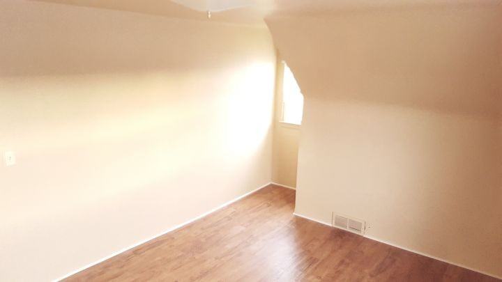 1084 Kyhl Ln - Photo 4 of 7