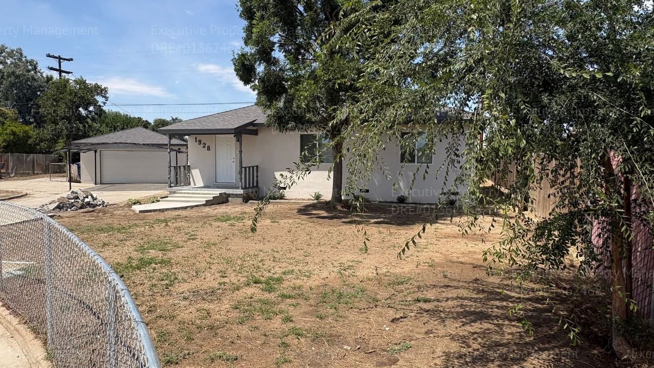 1928 Doolittle Ave - Photo 2 of 37