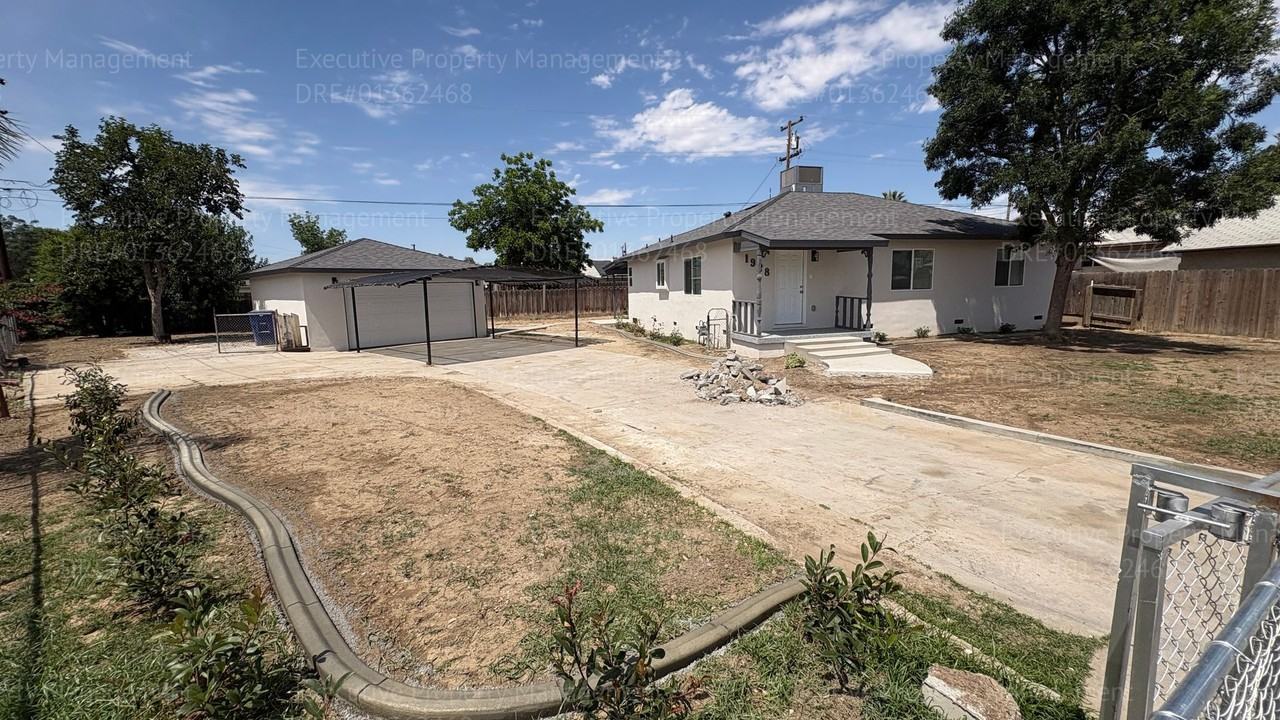 1928 Doolittle Ave - Photo 3 of 37