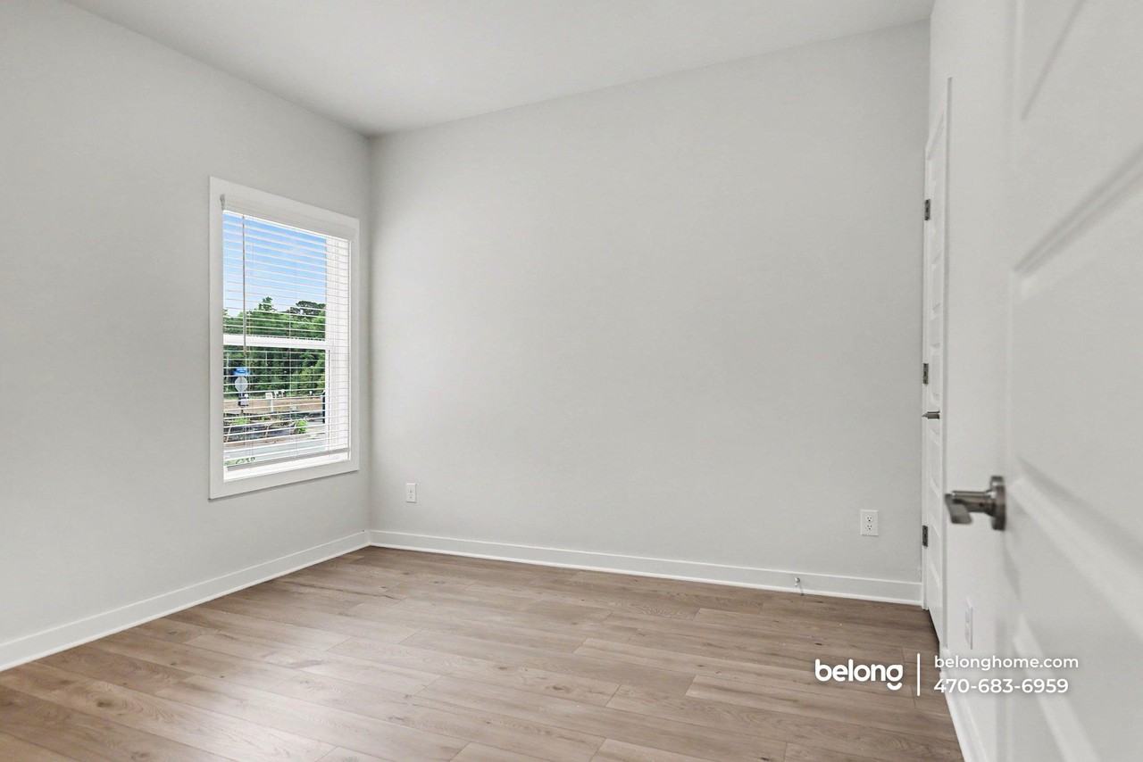 300 Dempsey Dr - Photo 3 of 50