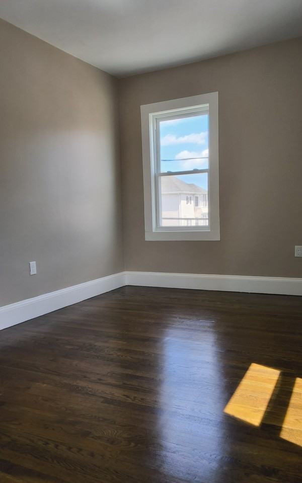 913 Rodman Street Fall River - Photo 4 of 11