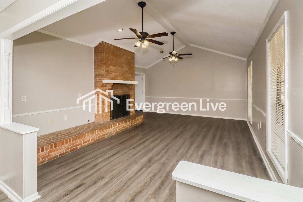 125 Dogwood Cir - Photo 4 of 15