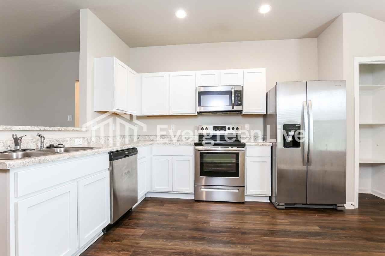 124 Sunland Dr - Photo 7 of 15