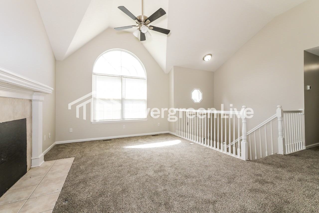 11127 N Lewis Ave - Photo 2 of 15