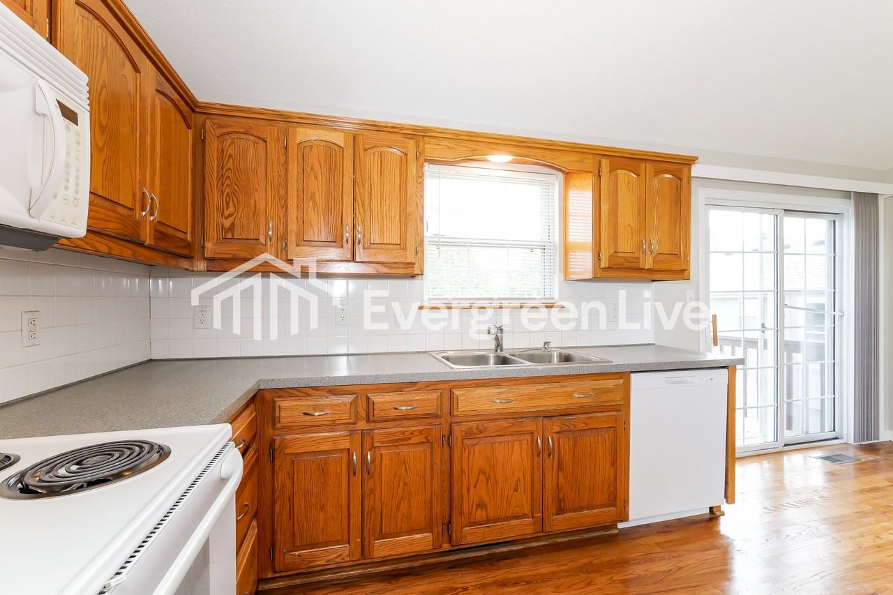 11127 N Lewis Ave - Photo 6 of 15