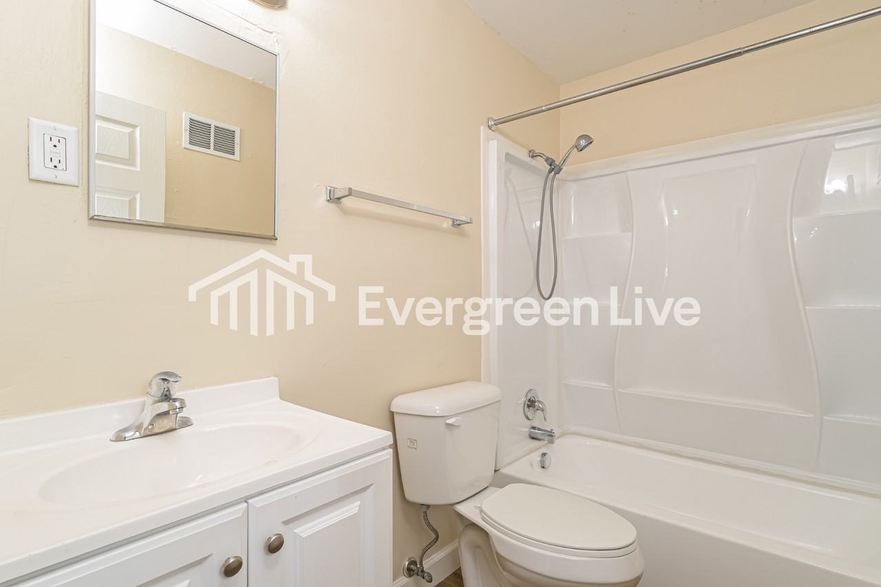2210 Wallis Ave - Photo 5 of 16
