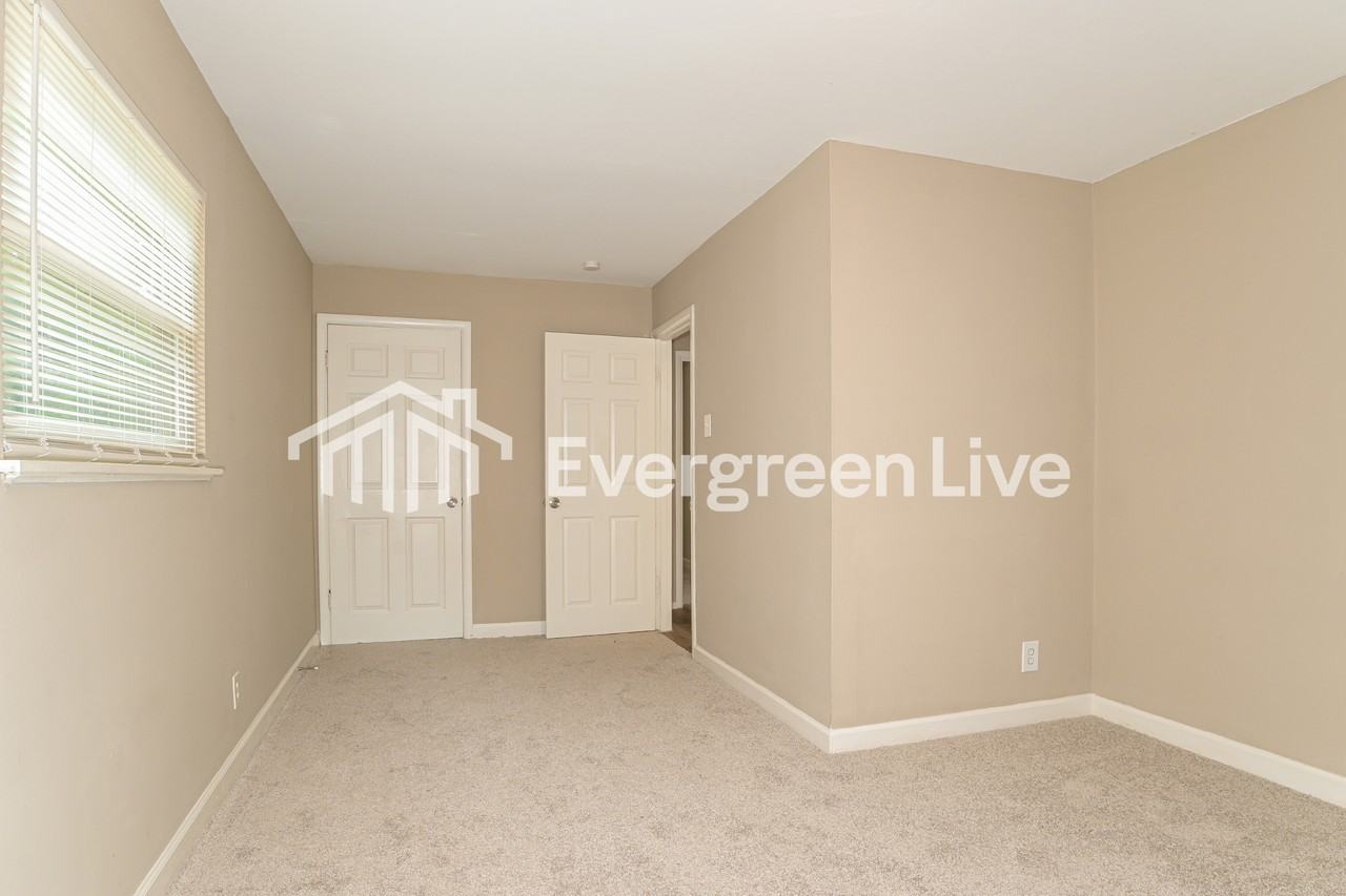 2210 Wallis Ave - Photo 6 of 16