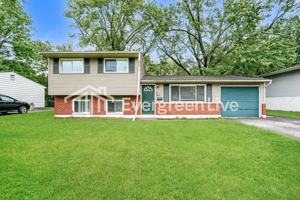 featured image of 4917 Majestic Dr E