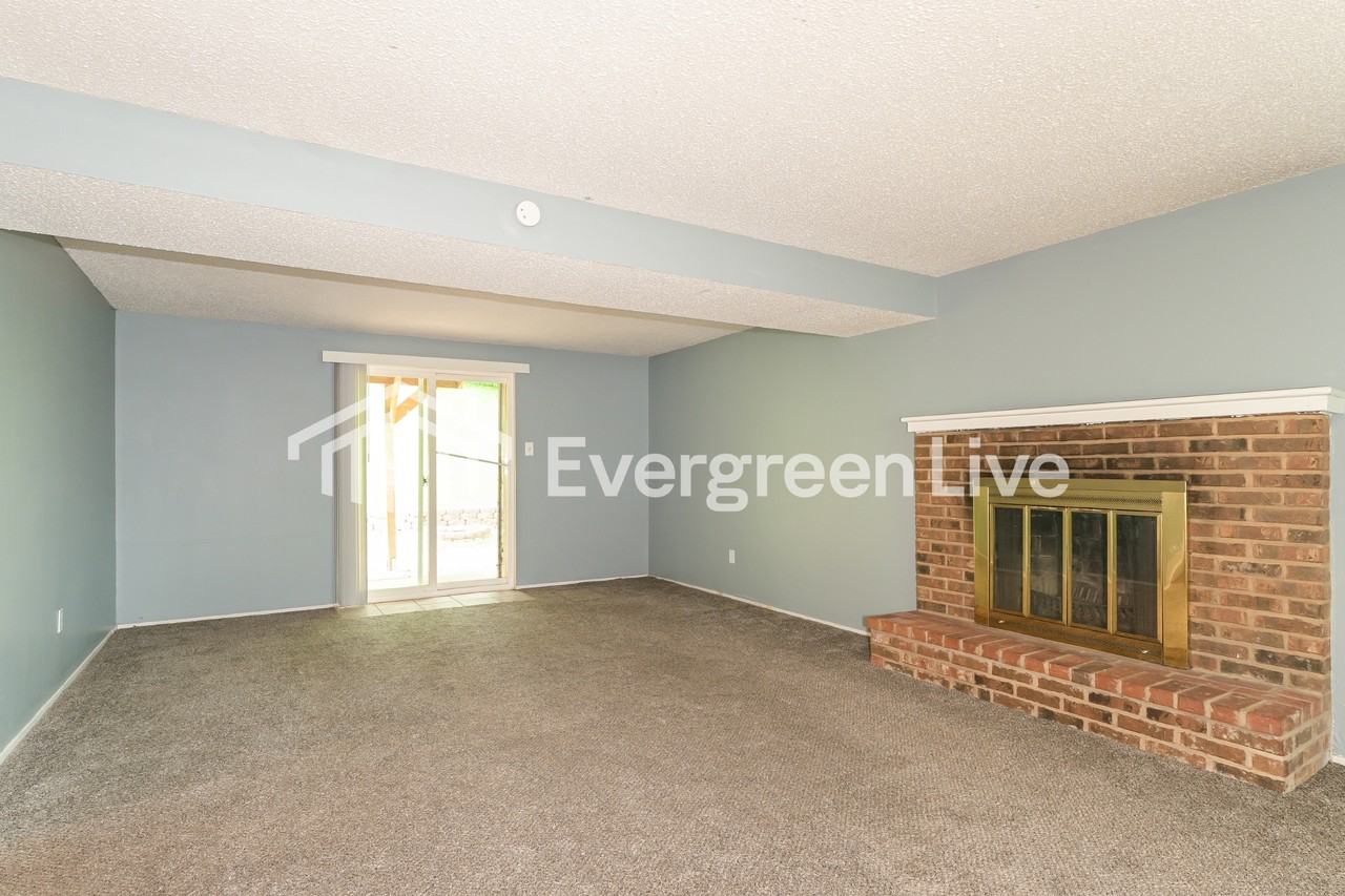 1333 Nutmeg Dr - Photo 6 of 15