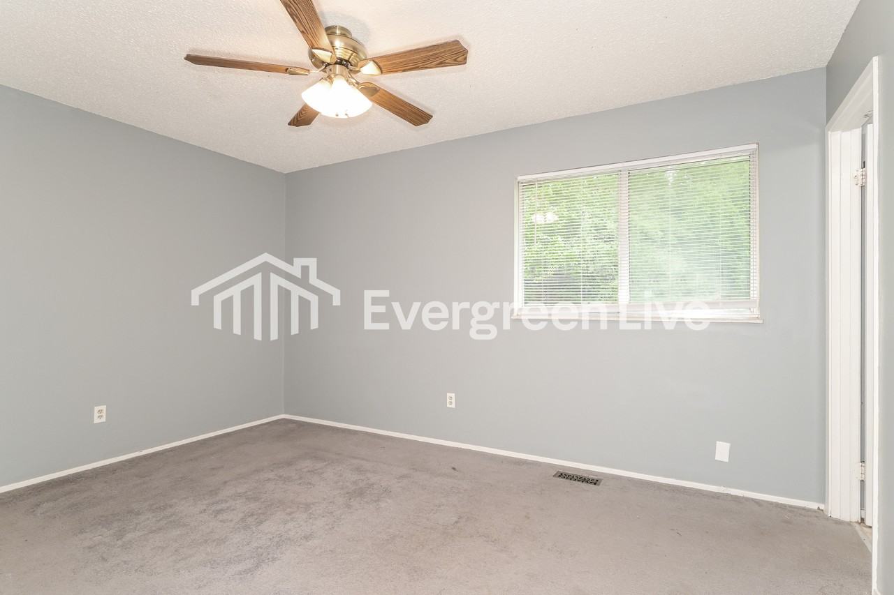 1333 Nutmeg Dr - Photo 7 of 15