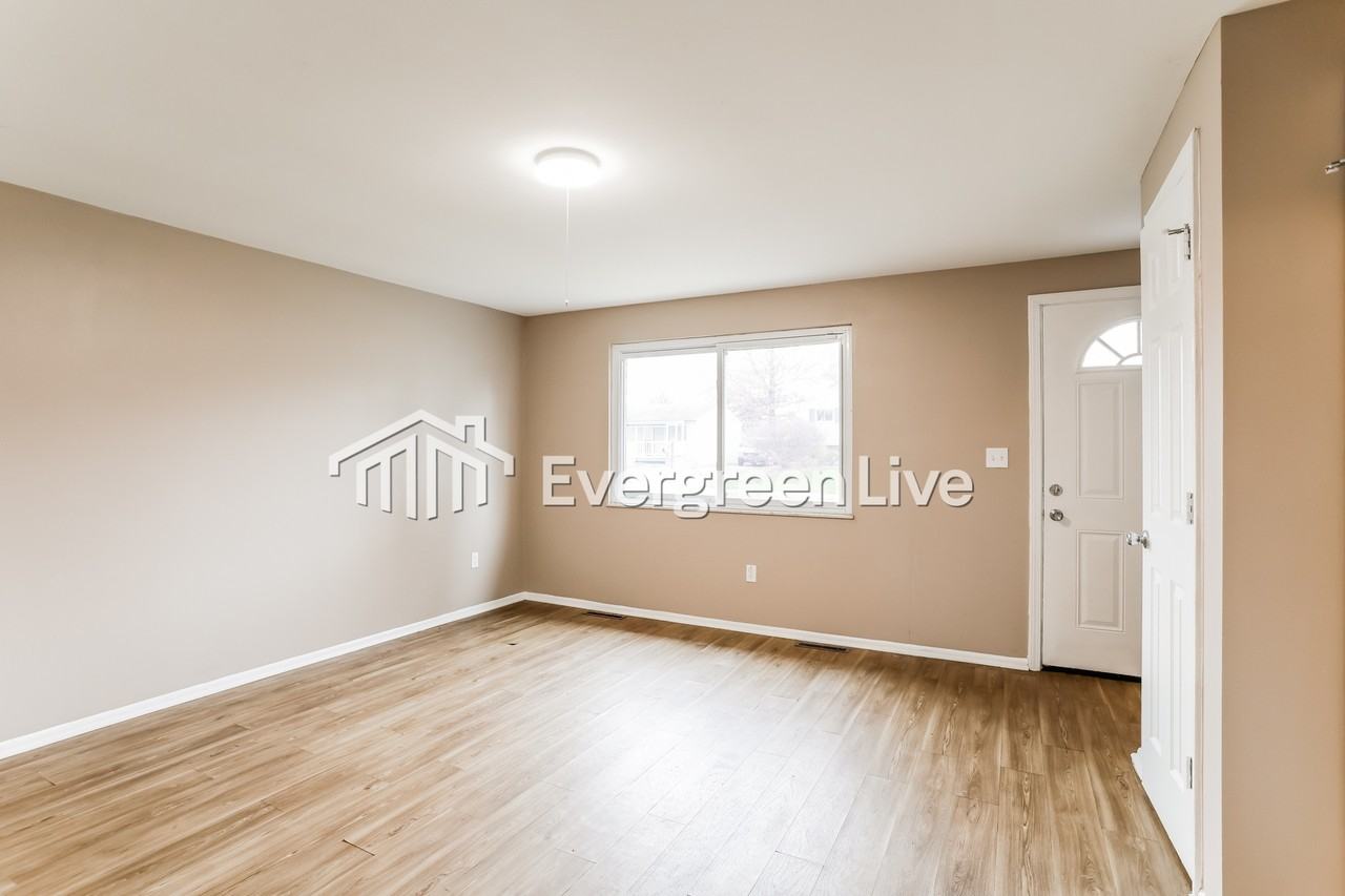 5036 Albany Dr - Photo 4 of 15