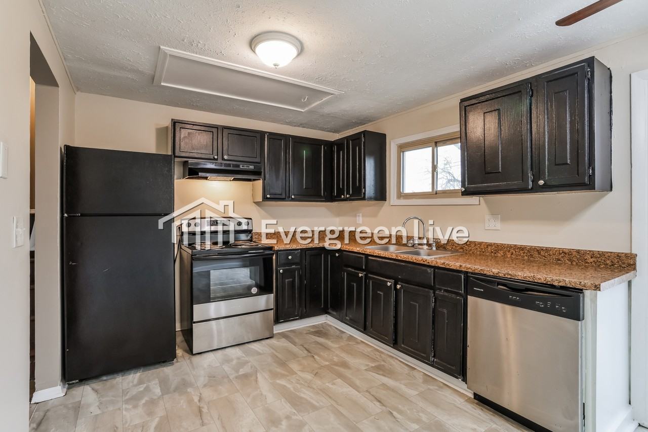 5036 Albany Dr - Photo 5 of 15