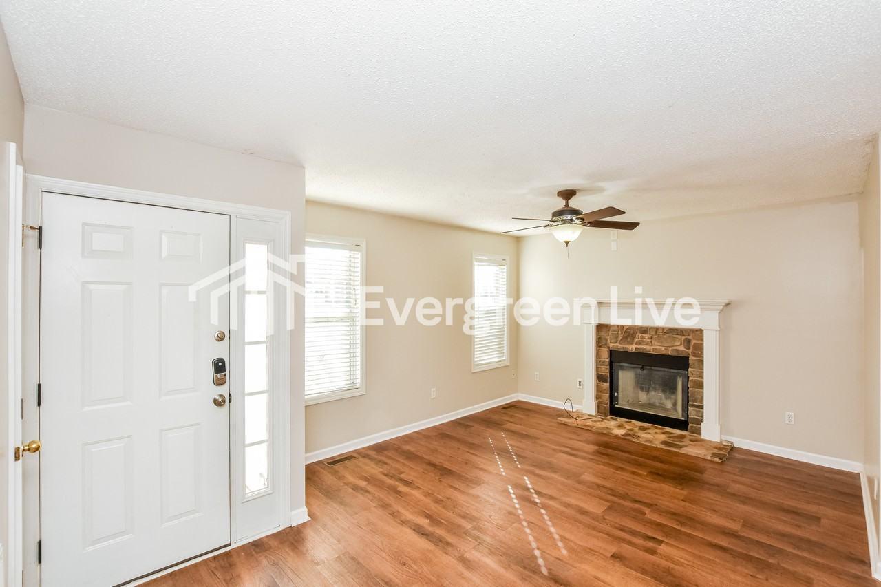 121 Lamirda Ct Nw - Photo 3 of 14