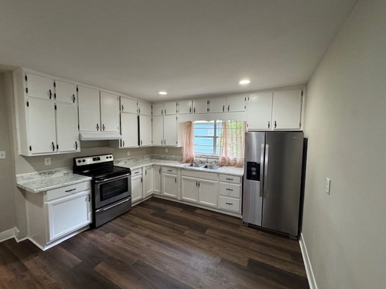 704 61st St - Photo 5 of 13