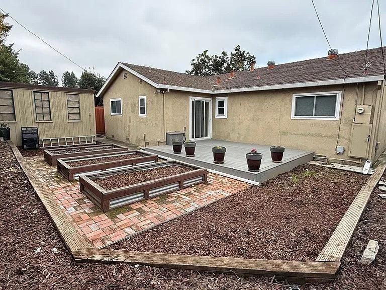 1210 Santa Paula Ave - Photo 2 of 12