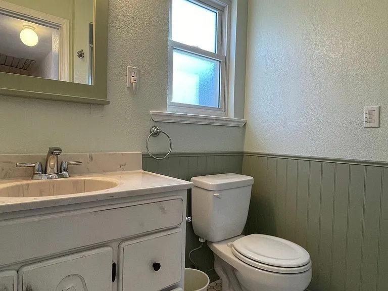 1210 Santa Paula Ave - Photo 5 of 12