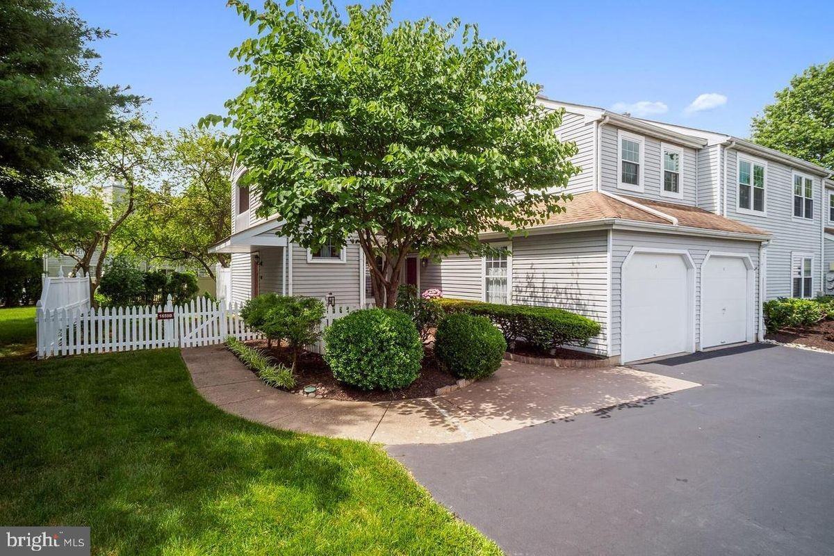 1659B Trellis Cir