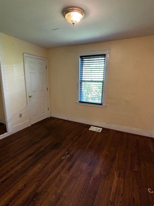 23 Ashuelot St ##A - Photo 4 of 13